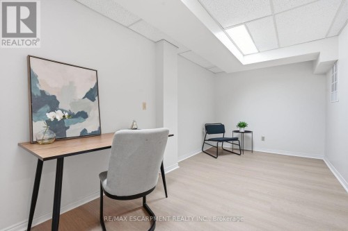 551 Deerhurst Drive, Burlington, ON 