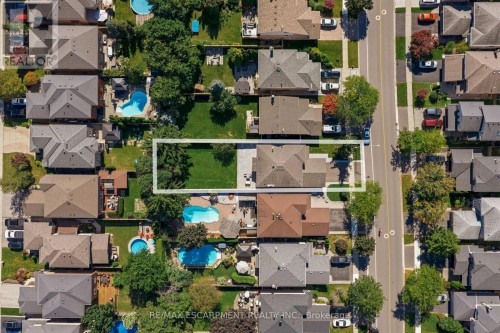 551 Deerhurst Drive, Burlington, ON 
