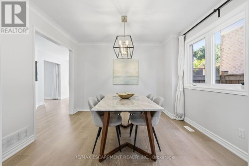 551 Deerhurst Drive, Burlington, ON 