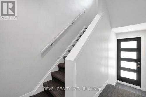 Hallway Entry - 63 Findlay Avenue, Ottawa, ON 