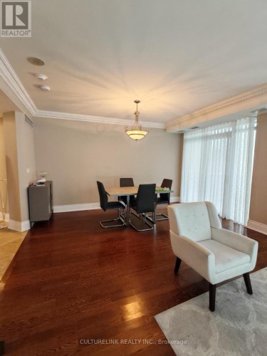 902 - 10 BELLAIR STREET , Toronto, Ontario M5R 3T8 3
