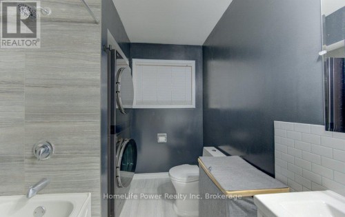 Main flr bathrm w/in-suite laundry-original image - 136 Dunsmere Drive, Kitchener, ON 