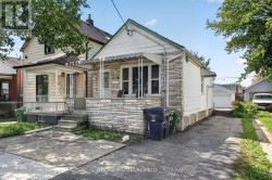 238 CHAMBERS AVENUE  Toronto, ON M6M 3L5