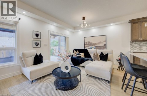 275 Falconridge Drive, Kitchener, ON 