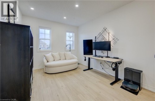 275 Falconridge Drive, Kitchener, ON 