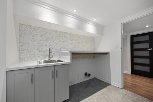 Salle de lavage - 2 Av. Balzac, Candiac, QC 