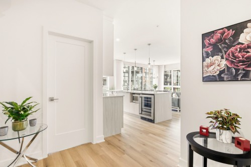 Passageway - 201-4240 Rue Olivier-Fournier, Longueuil (Saint-Hubert), QC 