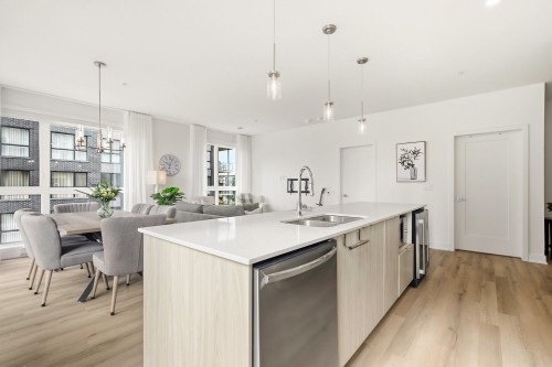 Kitchen - 201-4240 Rue Olivier-Fournier, Longueuil (Saint-Hubert), QC 