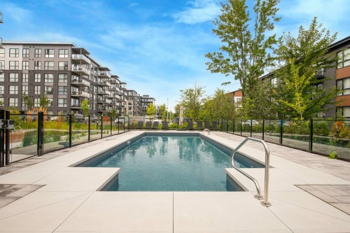 Pool - 201-4240 Rue Olivier-Fournier, Longueuil (Saint-Hubert), QC 