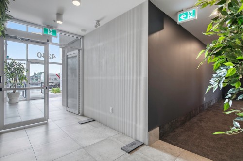 Mud Room - 201-4240 Rue Olivier-Fournier, Longueuil (Saint-Hubert), QC 