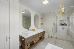 Salle de bains attenante à la CCP - 