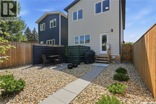 1039 4Th Street E, Saskatoon, SK 