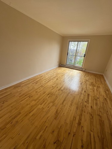 Living Room - 4717 Rue De Colombey, Montréal (Saint-Léonard), QC 