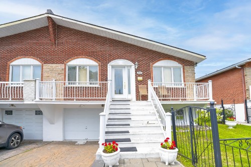 7697 Rue Goldsbrough  Montréal (Lasalle), QC H8N 2P9