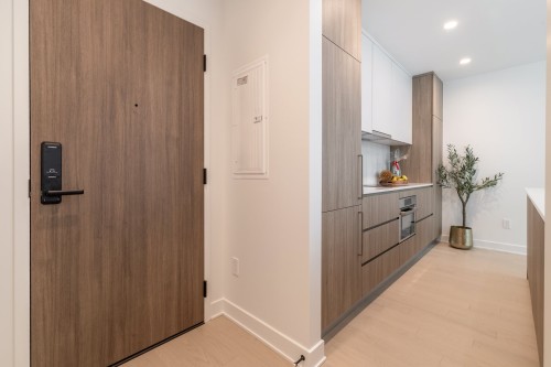 203-1528 Rue Sherbrooke O. , Montréal (Ville-Marie), QC H3G 1L3 4