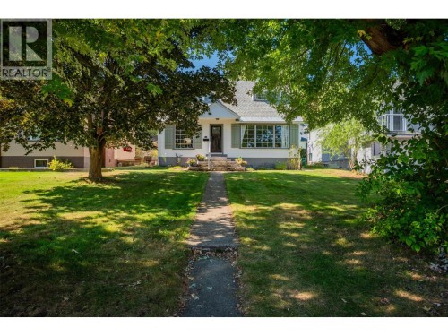 755 ELIOT Street  Warfield, BC V1R 2E6