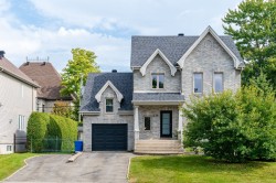 238 Rue de la Renaissance  Blainville, QC J7B 1S7