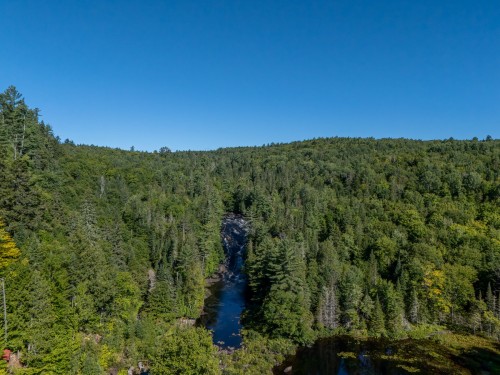 Nearby - Ch. Des Cascades, Mandeville, QC 