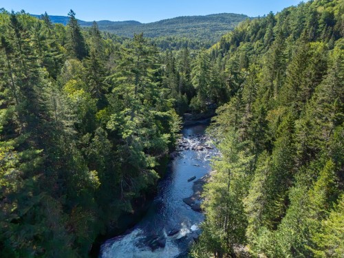 Nearby - Ch. Des Cascades, Mandeville, QC 