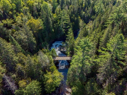Nearby - Ch. Des Cascades, Mandeville, QC 