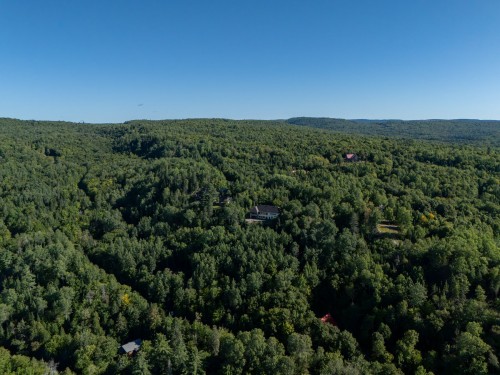 Nearby - Ch. Des Cascades, Mandeville, QC 
