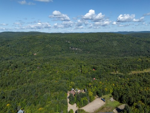 Nearby - Ch. Des Cascades, Mandeville, QC 
