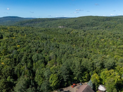 Nearby - Ch. Des Cascades, Mandeville, QC 