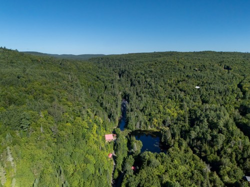 Nearby - Ch. Des Cascades, Mandeville, QC 