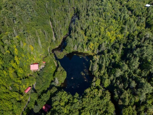 Nearby - Ch. Des Cascades, Mandeville, QC 
