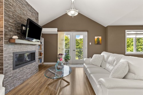 Salon - 76-63 Av. Gatineau, Gatineau (Gatineau), QC 