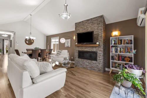 Salon - 76-63 Av. Gatineau, Gatineau (Gatineau), QC 