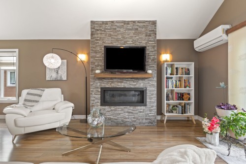 Salon - 76-63 Av. Gatineau, Gatineau (Gatineau), QC 