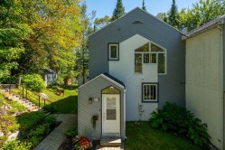 2440 Rue du Hameau  Sainte-Adèle, QC J8B 2G1