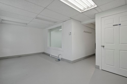 Secretary office - 1636  - 1638 Rue Gladstone, Montréal (Le Sud-Ouest), QC 