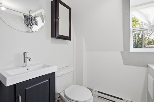 Bathroom - 1636  - 1638 Rue Gladstone, Montréal (Le Sud-Ouest), QC 