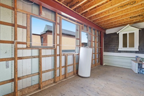 Garage - 1636  - 1638 Rue Gladstone, Montréal (Le Sud-Ouest), QC 