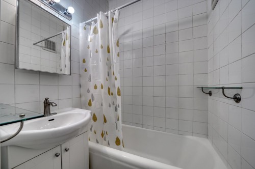 Salle de bains - 5209 Av. Jacques-Grenier, Montréal (Côte-Des-Neiges/Notre-Dame-De-Grâce), QC 