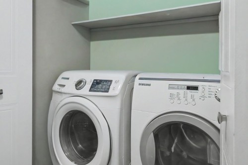 Salle de lavage - 9-6895 Rue Du Chardonneret, Brossard, QC 