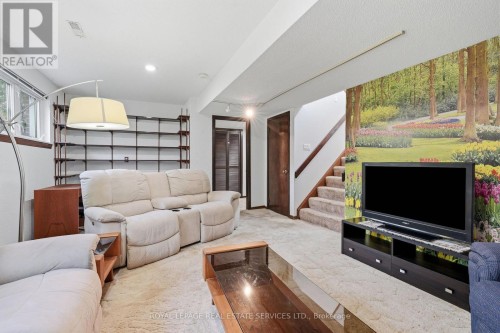 spacious family room - 60 Bowshelm Court, Mississauga, ON 