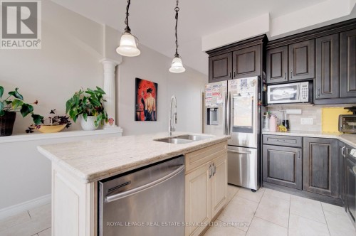 4 Chartwell Circle S, Hamilton, ON 