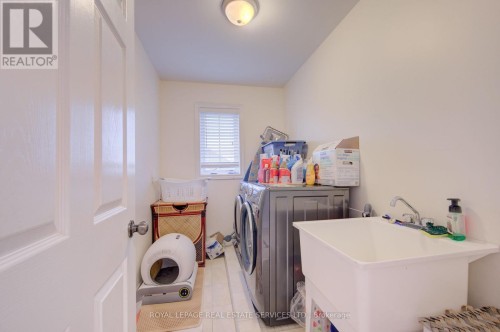 4 Chartwell Circle S, Hamilton, ON 