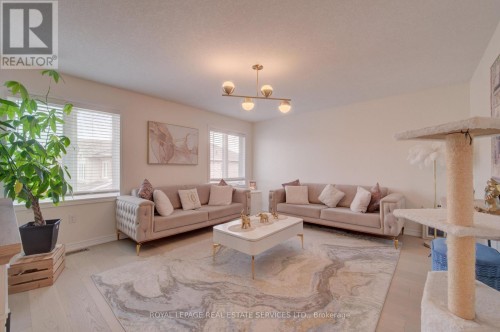 4 Chartwell Circle S, Hamilton, ON 
