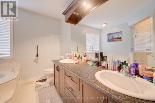 4 Chartwell Circle S, Hamilton, ON 
