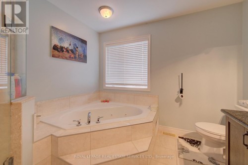 4 Chartwell Circle S, Hamilton, ON 