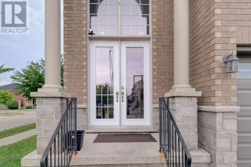 4 Chartwell Circle S, Hamilton, ON 