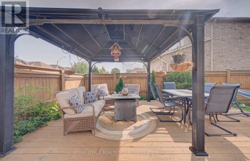 4 Chartwell Circle S, Hamilton, ON 