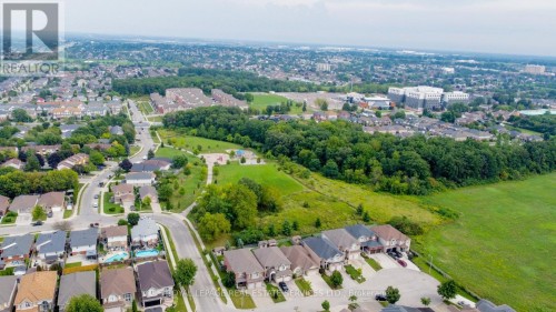 4 Chartwell Circle S, Hamilton, ON 