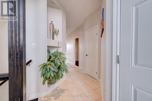 4 Chartwell Circle S, Hamilton, ON 