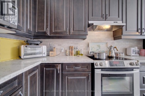 4 Chartwell Circle S, Hamilton, ON 