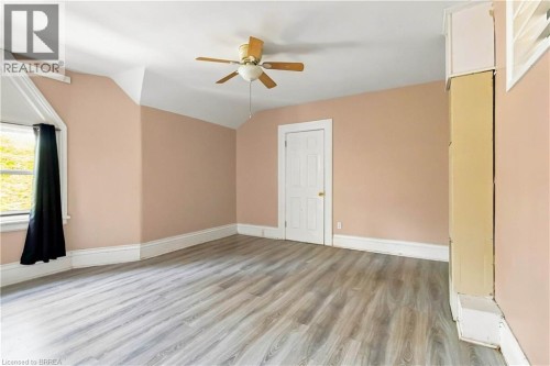 63 EAST Avenue Unit# Upper , Brantford, Ontario N3S 3L5 3